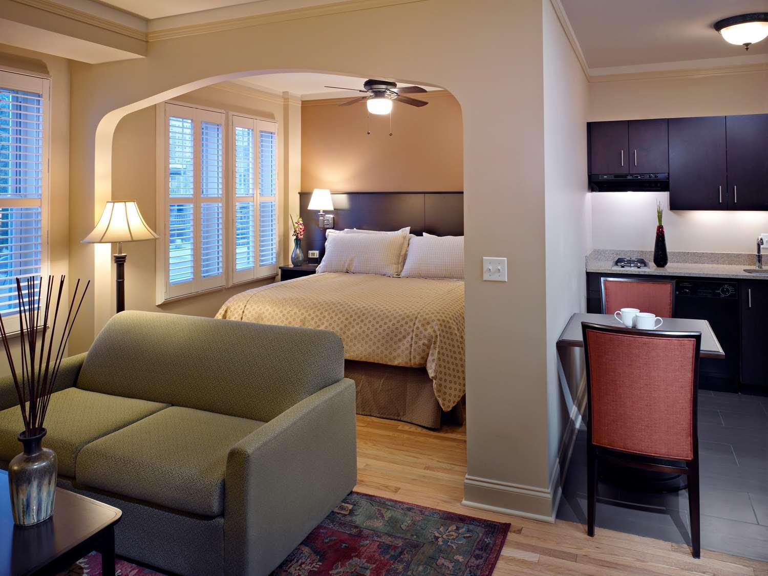 Best Western Plus Hawthorne Terrace Hotel Чикаго Экстерьер фото