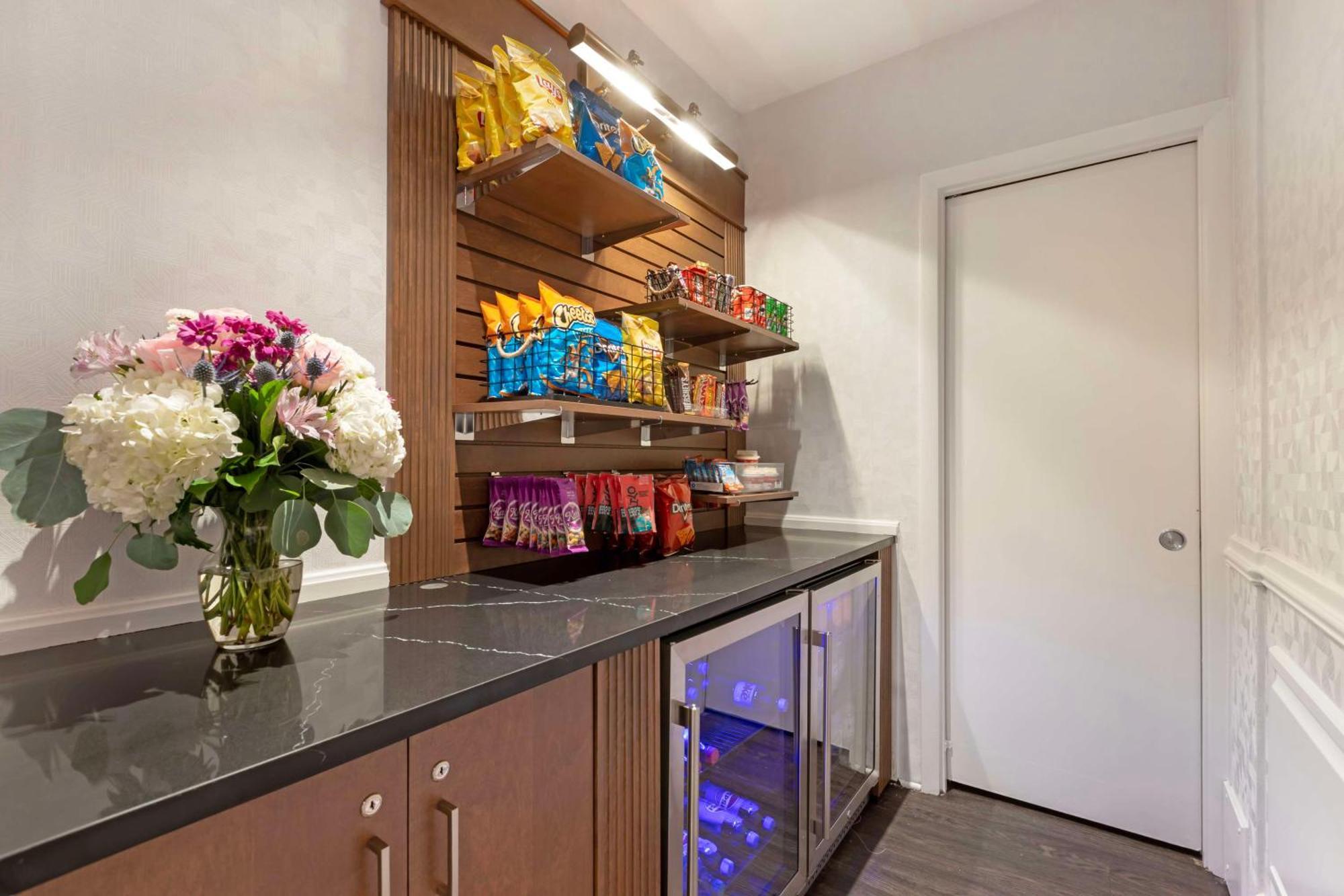 Best Western Plus Hawthorne Terrace Hotel Чикаго Экстерьер фото