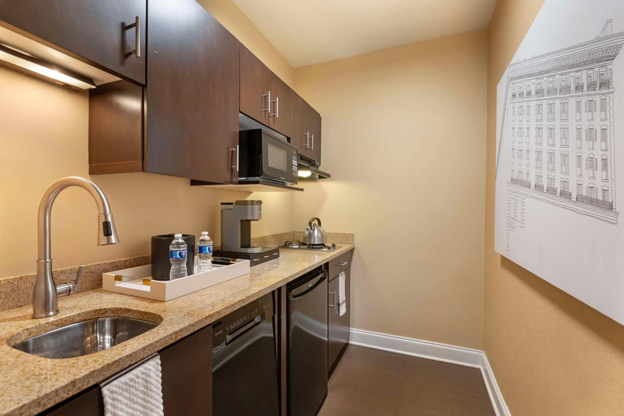 Best Western Plus Hawthorne Terrace Hotel Чикаго Экстерьер фото