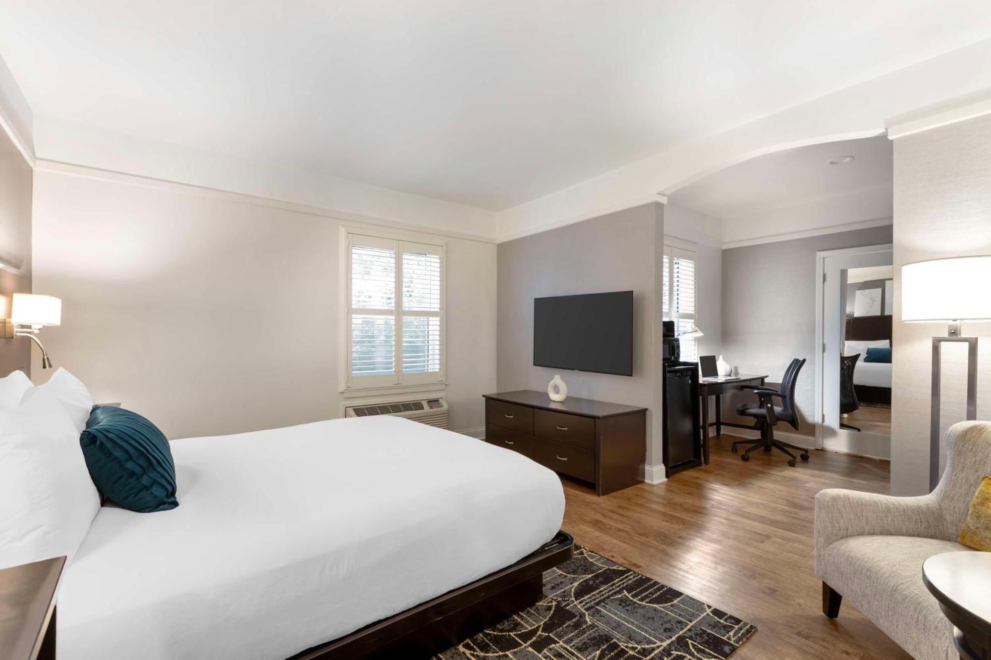 Best Western Plus Hawthorne Terrace Hotel Чикаго Экстерьер фото